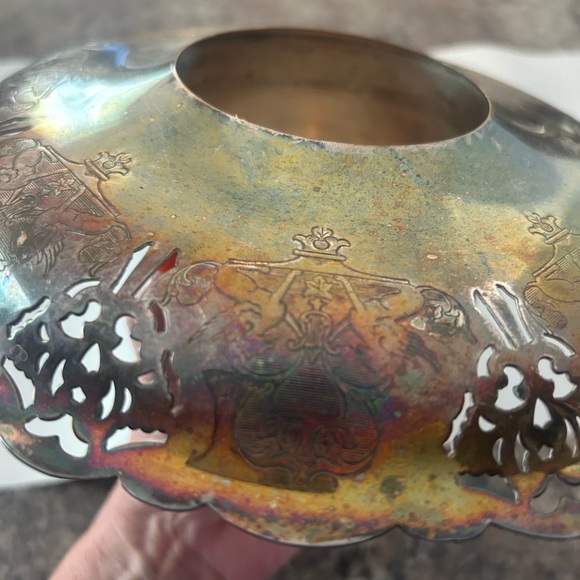 Elegant Brass Decorative Bowl - Picture 1 of 8